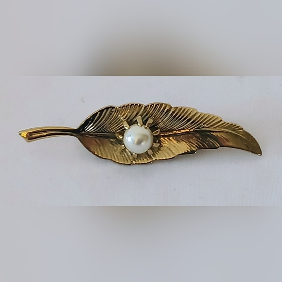 ๐๐ผ๐น๐ฑ ๐๐ฒ๐ฎ๐ณ ๐๐ถ๐๐ต ๐ฃ๐ฒ๐ฎ๐ฟ๐น ๐๐ฐ๐ฐ๐ฒ๐ป๐ ๐ฉ๐ง๐.๐๐ฟ๐ผ๐ผ๐ฐ๐ต๐ฒ - Picture 1 of 5